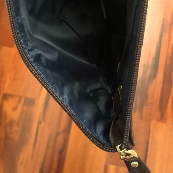 Tommy Hilfiger purse - Picture 5 of 5